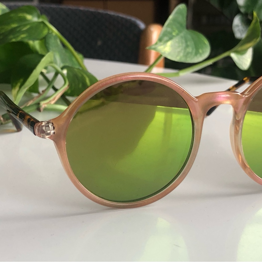 BNWT. KOMONO (Belgium) “Madison” sunglasses in “Pearl Tortoise”